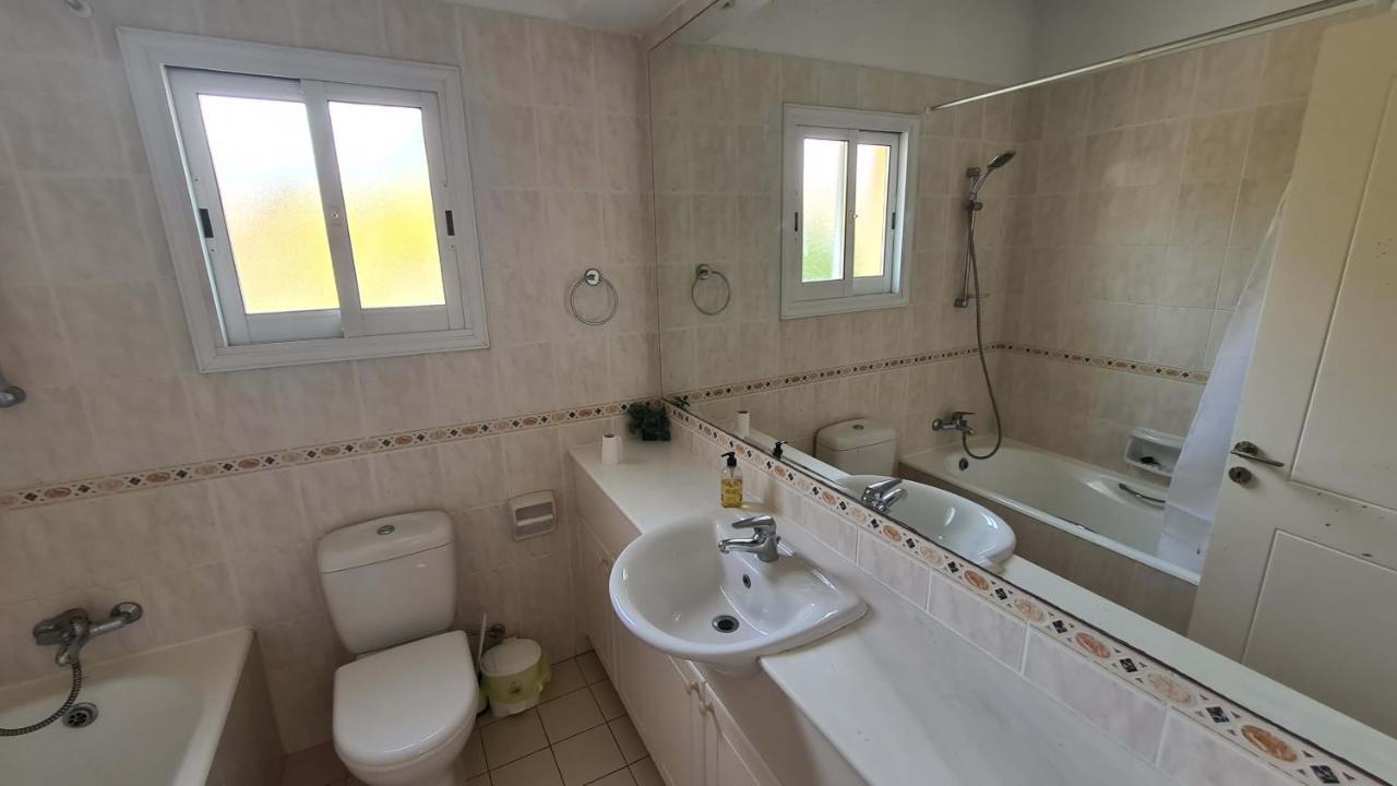 Sunny Limnaria Gardens 2 Bedroom Apartment Paphos 外观 照片