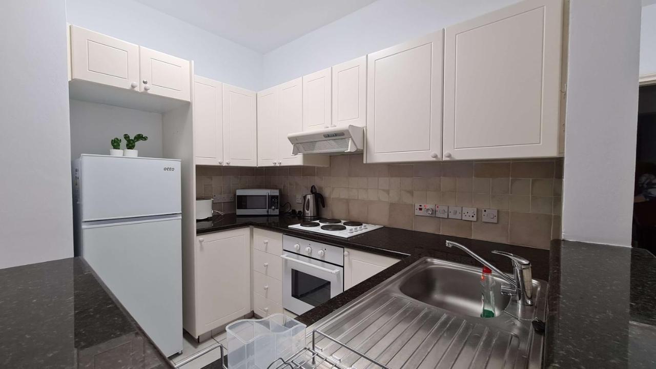 Sunny Limnaria Gardens 2 Bedroom Apartment Paphos 外观 照片